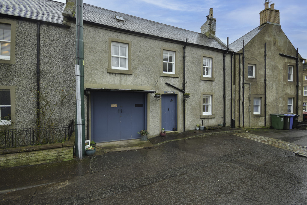 Thorntree Square, Dunning, Perth